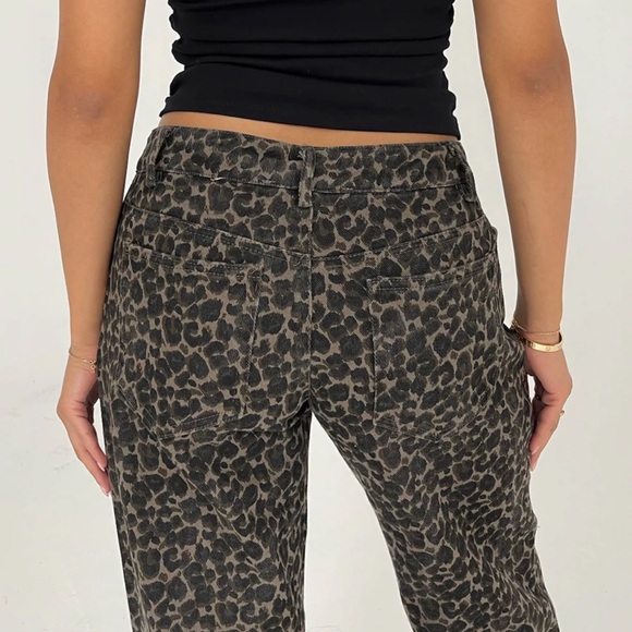 Leopard Print Jeans - Picture 4 of 6